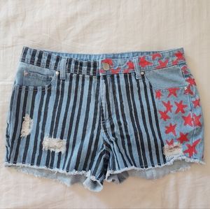 Birds of Prey Harley Quinn Stars & Stripes Raw Hem Shorts​